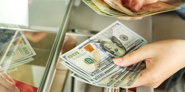 Нацбанк оштрафовал три обменки в Бишкеке на 165 тысяч сомов изображение публикации