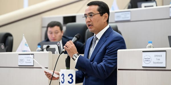 Сотрудникам ЕЭК и бывшим политическим служащим упростили вход в кадровый резерв КР изображение публикации