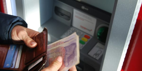 Возвратность наличных в банки КР снизилась до 99.3% — о чем это говорит? изображение публикации