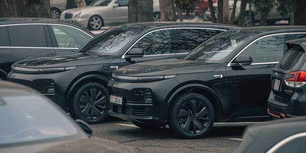 Новые Li Xiang L7 для депутатов ЖК КР. Фото: Telegram-канал «Короче».