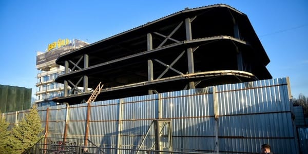 Мэрия Бишкека сносит стройку у ЦУМа: расходы оплатят застройщики изображение публикации