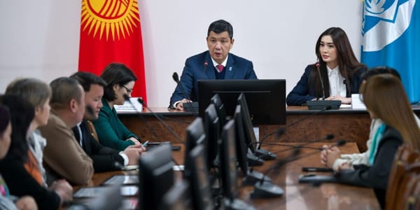 Пострадавшие при пожаре на проспекте Айтматова в Бишкеке получили страховки по 1 млн сомов изображение публикации