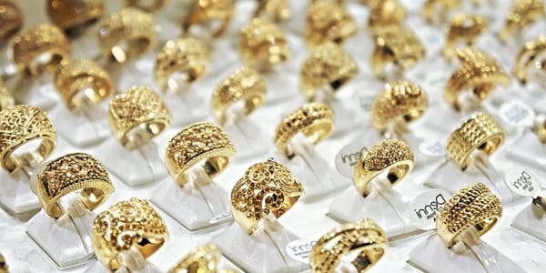 Без лимитов и штрафов: ГНС разъяснила, как бизнесу легализовать ювелирные изделия в КР изображение публикации