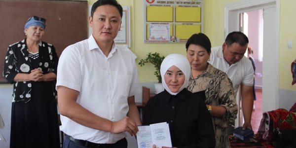 Статус кайрылмана: как получить и на какие выплаты рассчитывать в Кыргызстан изображение публикации