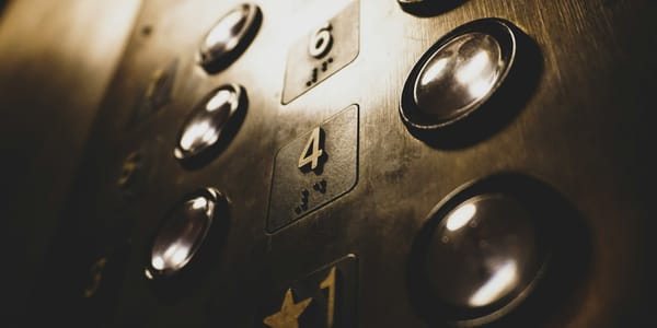 Мэрия Бишкека объяснила, кто обязан менять силовой кабель лифта изображение публикации