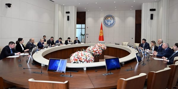 Встреча Алмамбета Шыкмаматова с руководством SICPA SA в офисе ГНС КР.