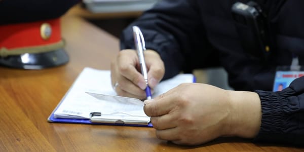 Главу МВД Улана Ниязбекова оштрафовали на 3 тысячи сомов за курение в общественном месте изображение публикации
