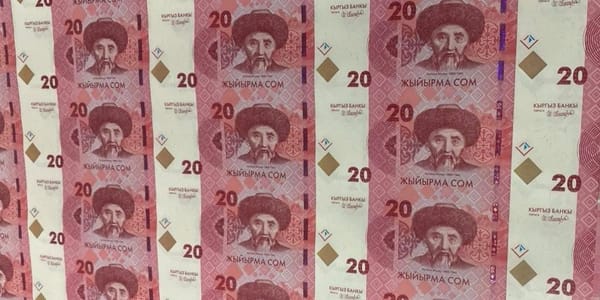 Кыргызстан впервые начал самостоятельно печатать сомы — Садыр Жапаров изображение публикации