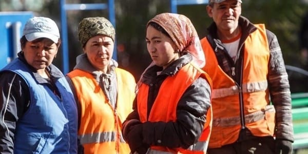 Работодатели в РФ получили право увольнять мигрантов по-новому изображение публикации