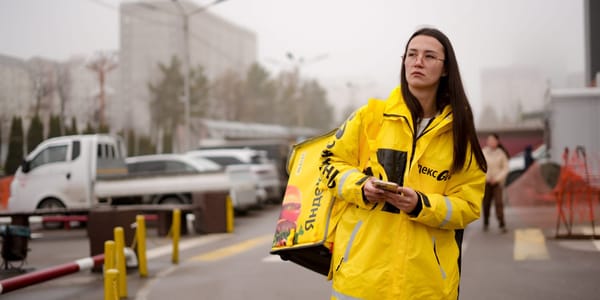 «Вы правда курьер?» История бишкекчанки, сменившей работу в пекарне на доставку еды изображение публикации