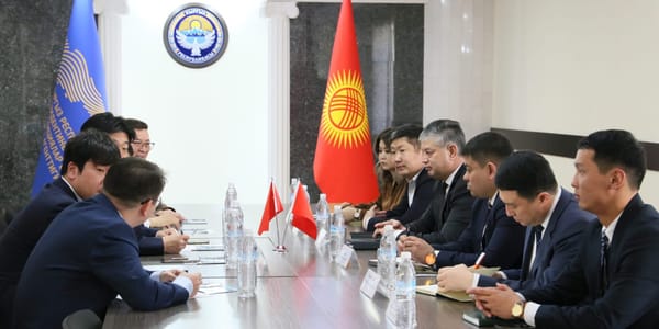 Встреча главы НАИ Равшанбека Сабирова с делегацией CECEP Solar Energy.