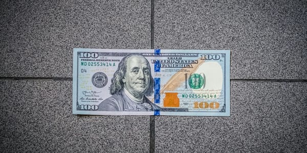 Нацбанк продлил банкам вывоз неветхих долларов из Кыргызстана до октября изображение публикации