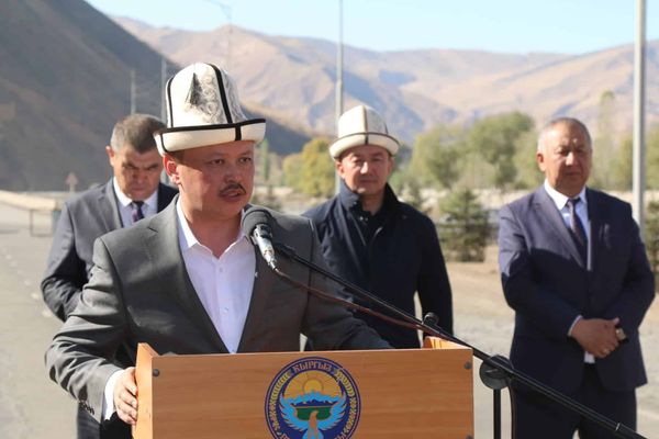 Официально небогатый депутат потратил 9 млн на строительство арки в селе Гулчо изображение публикации