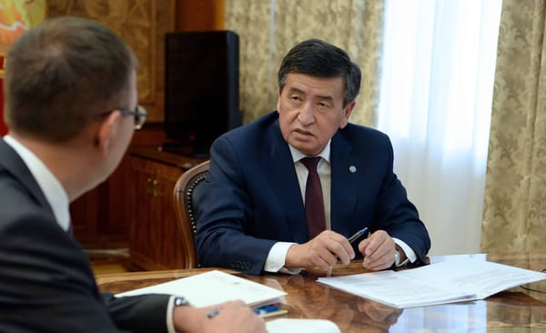 Жээнбеков третий год подряд призывает Нацбанк увеличить количество банкоматов и POS-терминалов изображение публикации