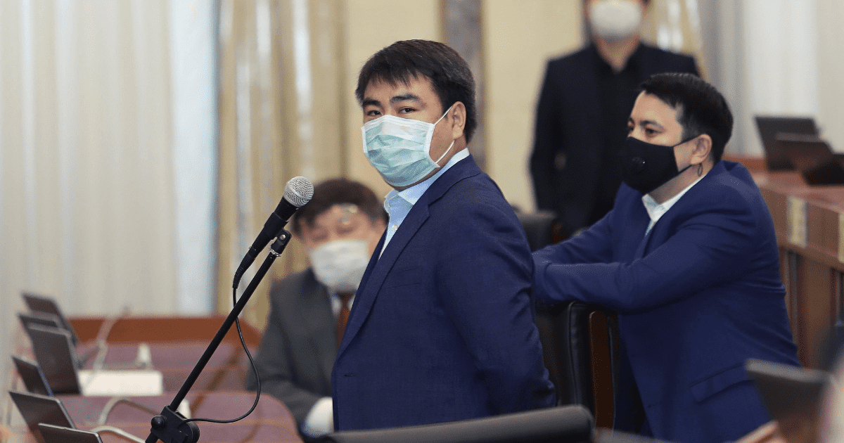 Выдать малообеспеченным пособия по 5 тысяч сомов предложил депутат Акаев изображение публикации