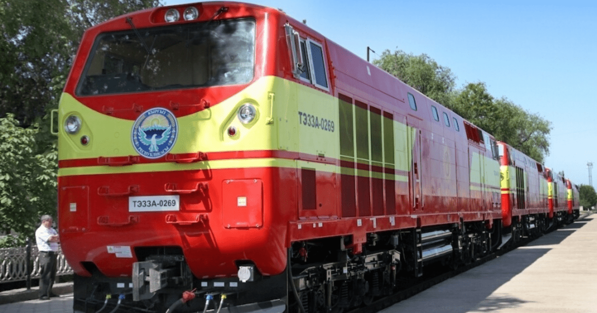 Жээнбеков ознакомился с реализацией цифровых инициатив в железнодорожной отрасли изображение публикации