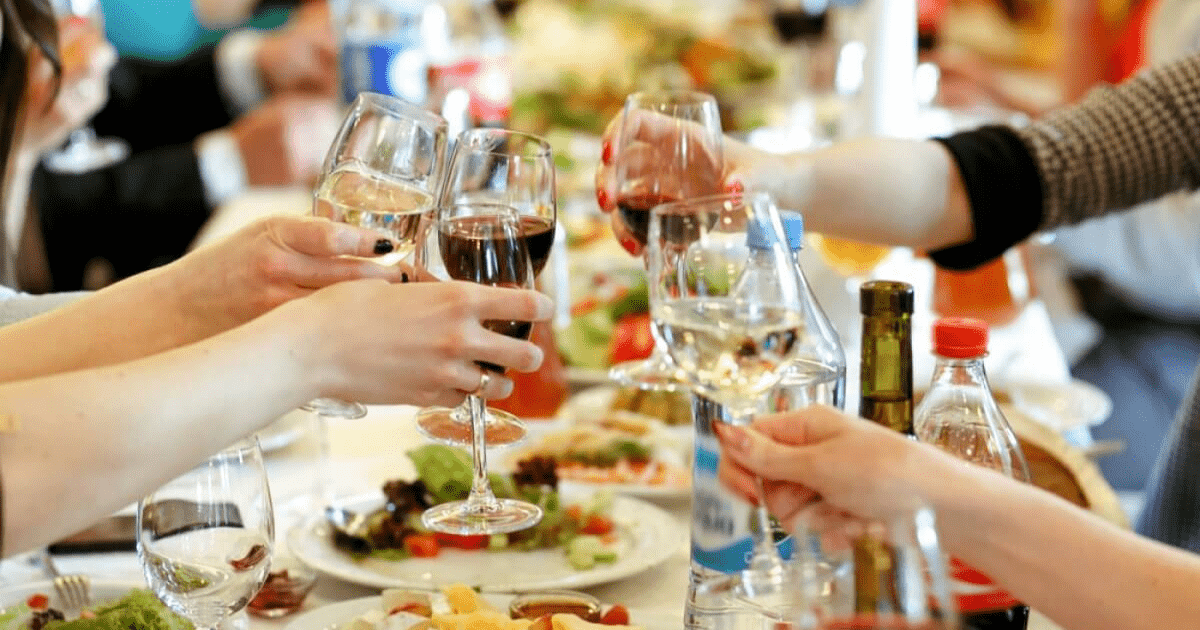 Жээнбеков предложил ввести официальный запрет на тои изображение публикации