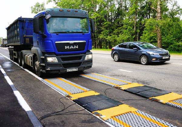 Группу сотрудников весогабаритного контроля взяли с поличным на взятке. ВИДЕО изображение публикации