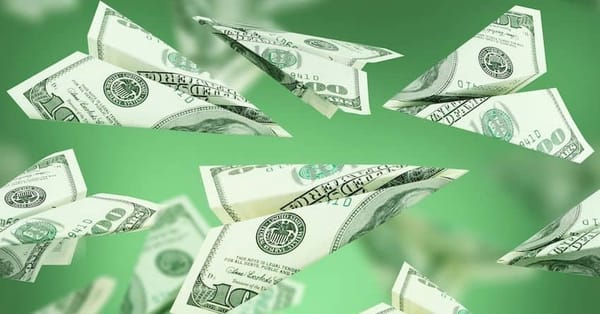 Рекордный отток средств из Кыргызстана продолжается уже два месяца изображение публикации