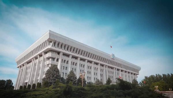 Действующий парламент не имеет права проводить референдум — юристы изображение публикации