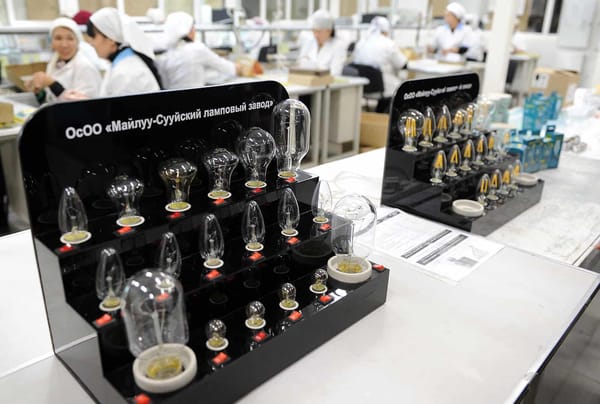 Президент поручил ведомствам и госкомпаниям закупать лампы у Майлуу-Сууйского лампового завода изображение публикации
