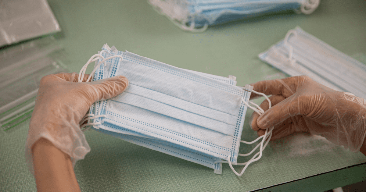 Совбез рекомендовал пансионатам и санаториям иметь точки продажи медицинских масок изображение публикации