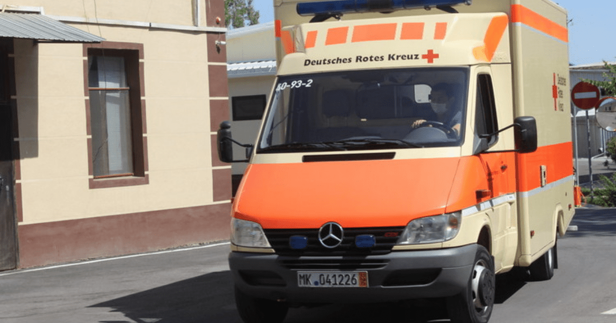 Производитель колбасных изделий приобрел для сельской больницы реанимобиль изображение публикации