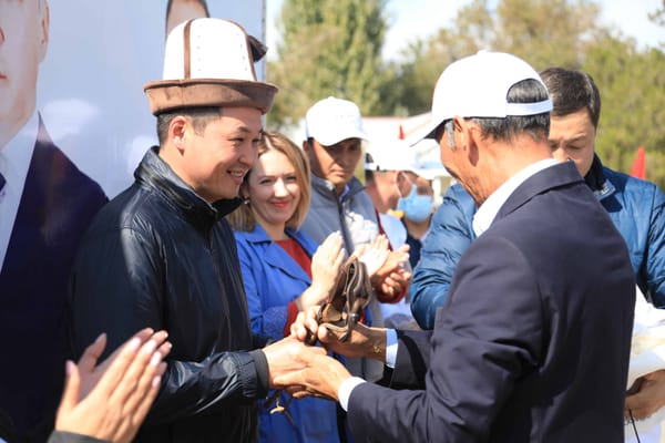 БИРИМДИК №1. «Инвесторы смотрят на законы и правовые механизмы, мы обеспечим эти условия», — Акылбек Жамангулов на встрече в Чуйской области изображение публикации