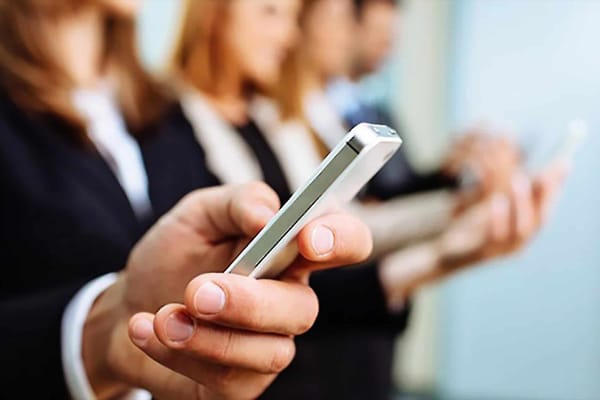 Доходы мобильных операторов от услуг связи снизились на 13% изображение публикации