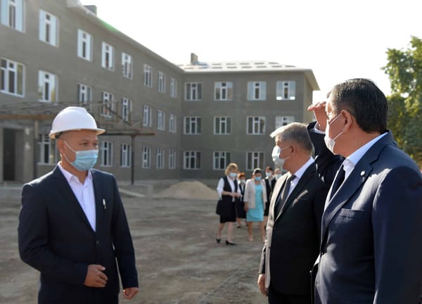 Президенту показали школу, построенную на возвращенные от борьбы с коррупцией деньги. ФОТО изображение публикации