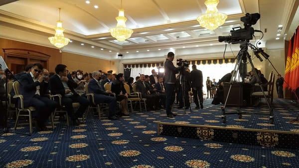 Жогорку Кенеш рассмотрит отставку президента на внеочередном заседании изображение публикации