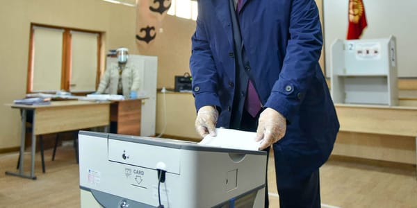 Вручную обработаны 54% бюллетеней: в Жогорку Кенеш проходят только три партии изображение публикации