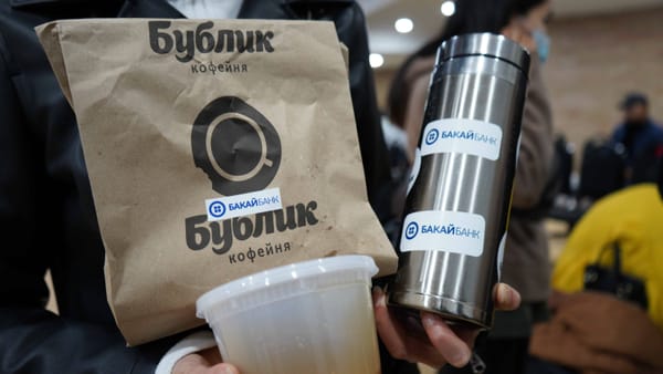 БАКАЙ БАНК и кофейня «Бублик» передали волонтерам еду и напитки изображение публикации