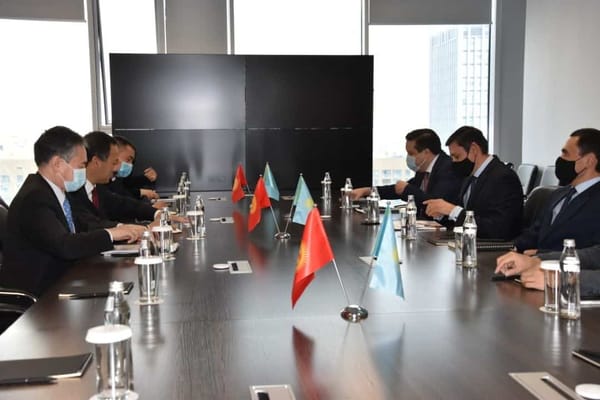 Казакбаев провел переговоры по привлечению инвестиций в КР. Инвесторы выразили сомнение изображение публикации