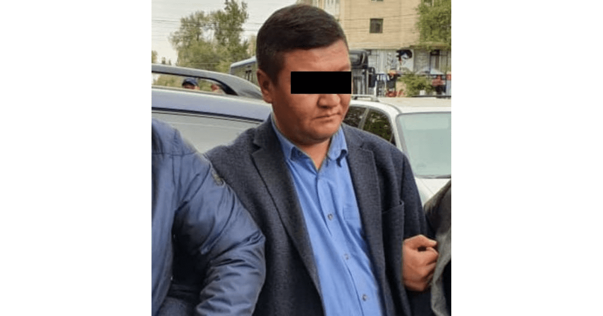 Задержанный финполовец вымогал у ОсОО взятку за положительное решение по уплате НДС — АКС ГКНБ изображение публикации