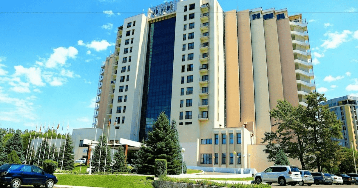 Дружинники предотвратили проникновение неизвестных в отель «Ак-Кеме». ВИДЕО изображение публикации