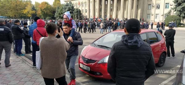 Садыр Жапаров: Действующие депутаты продолжают непонятную игру изображение публикации