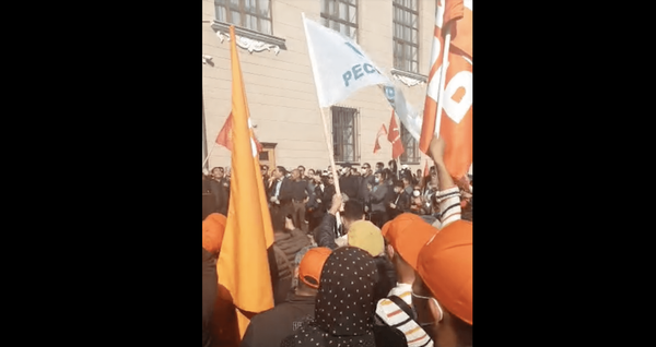 Партии «Ата Мекен», «Республика», «Бир Бол» и «Замандаш» начали митинг в Бишкеке изображение публикации