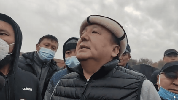 В Оше проходит митинг с участием Асылбека Жээнбека изображение публикации