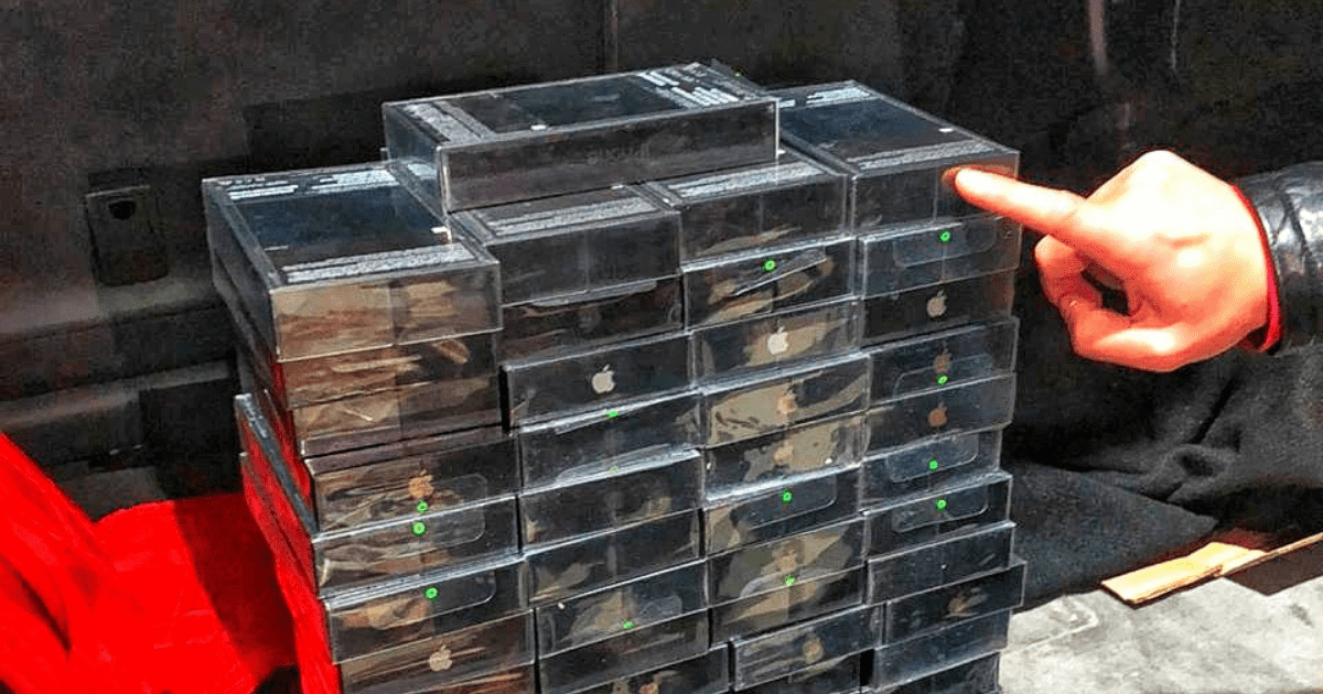 В Казахстан пытались незаконно вывезти смартфоны на 25 млн сомов. ФОТО изображение публикации