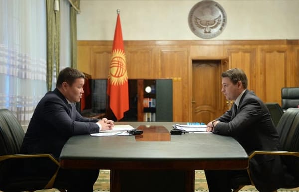 И.о. президента Мамытов встретился с и.о. премьер-министра Новиковым. Обсудили социально-экономические вопросы изображение публикации