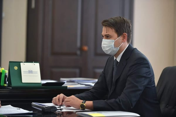 Новиков призвал и.о. мэра Бишкека контролировать вновь открывшийся бизнес изображение публикации