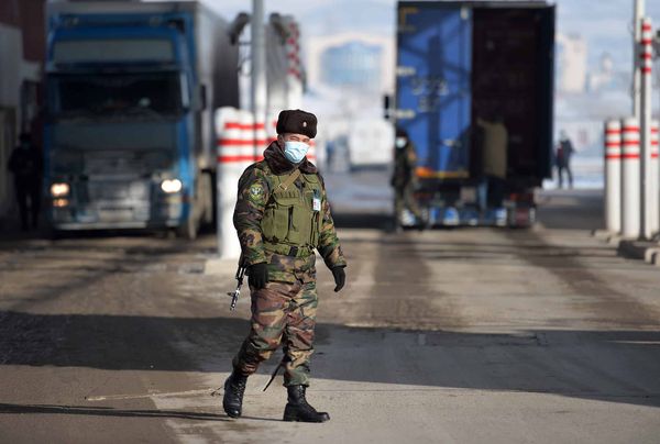 У таможенников появится больше полномочий – им передают санитарный и ветеринарный контроль на границах КР изображение публикации