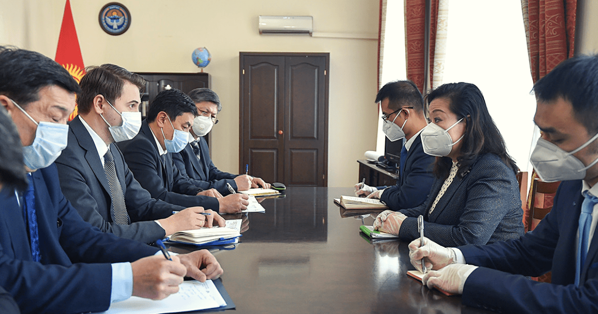 Китай согласился увеличить пропуск грузовиков только на одном пункте пропуска изображение публикации