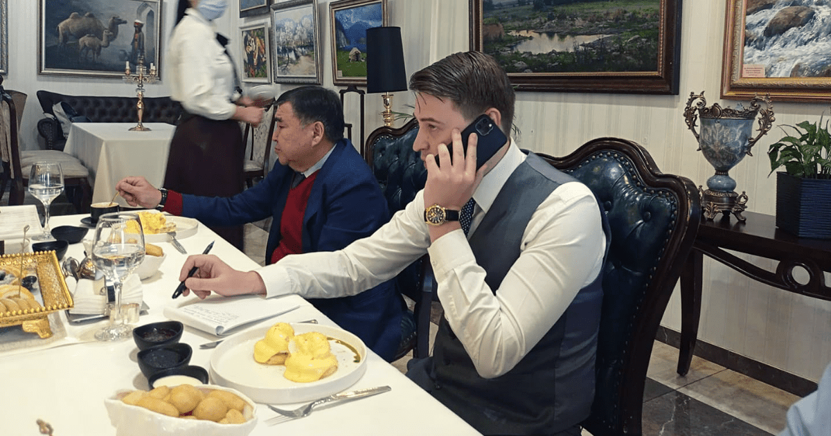 Новиков провел деловой завтрак с крупными предпринимателями. ФОТО изображение публикации