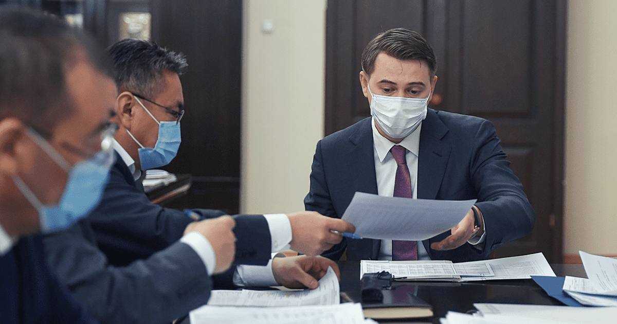 Новиков поручил собрать с бизнеса страховые отчисления — но без давления изображение публикации