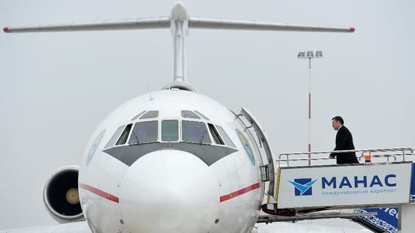 Садыр Жапаров вылетел в Узбекистан — взял с собой кабмин и губернаторов граничащих областей изображение публикации