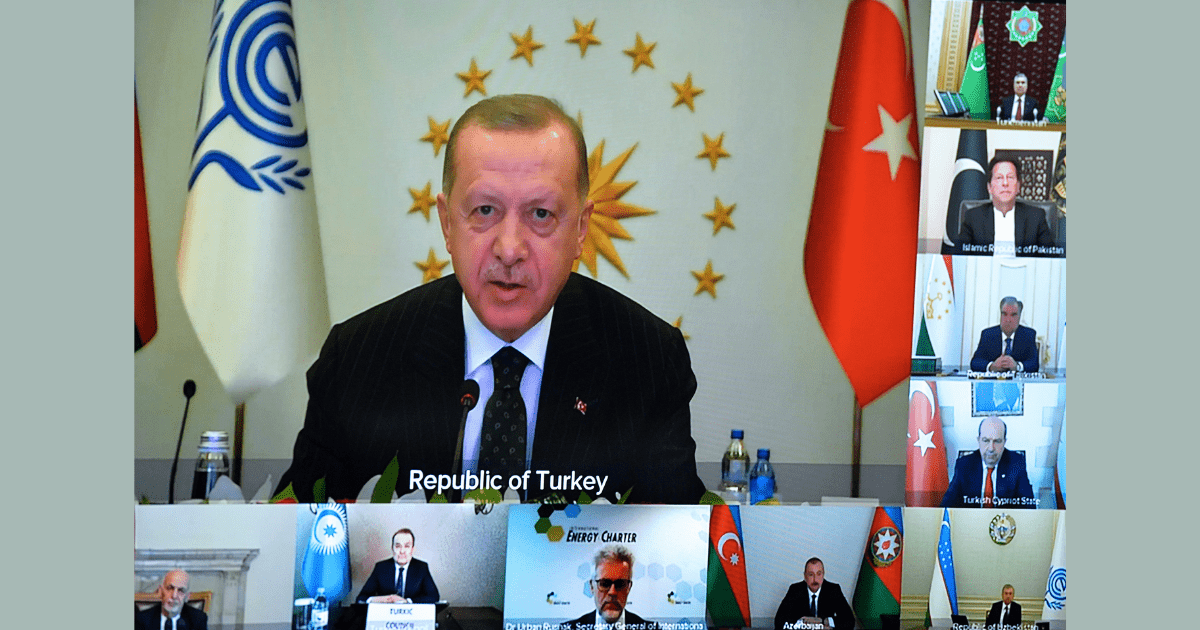 Садыр Жапаров указал на барьеры в торговле между странами ОЭС изображение публикации