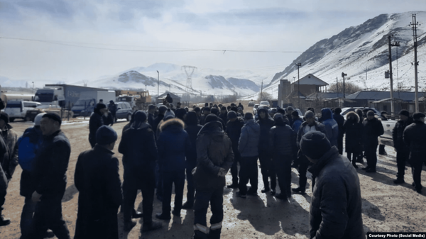 Митингующие у Джеруя потребовали часть прибыли для местного сообщества изображение публикации