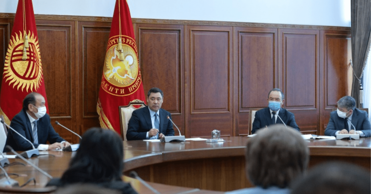 Садыр Жапаров поручил рассмотреть вопрос по закупке дополнительных ПЦР-тестов изображение публикации